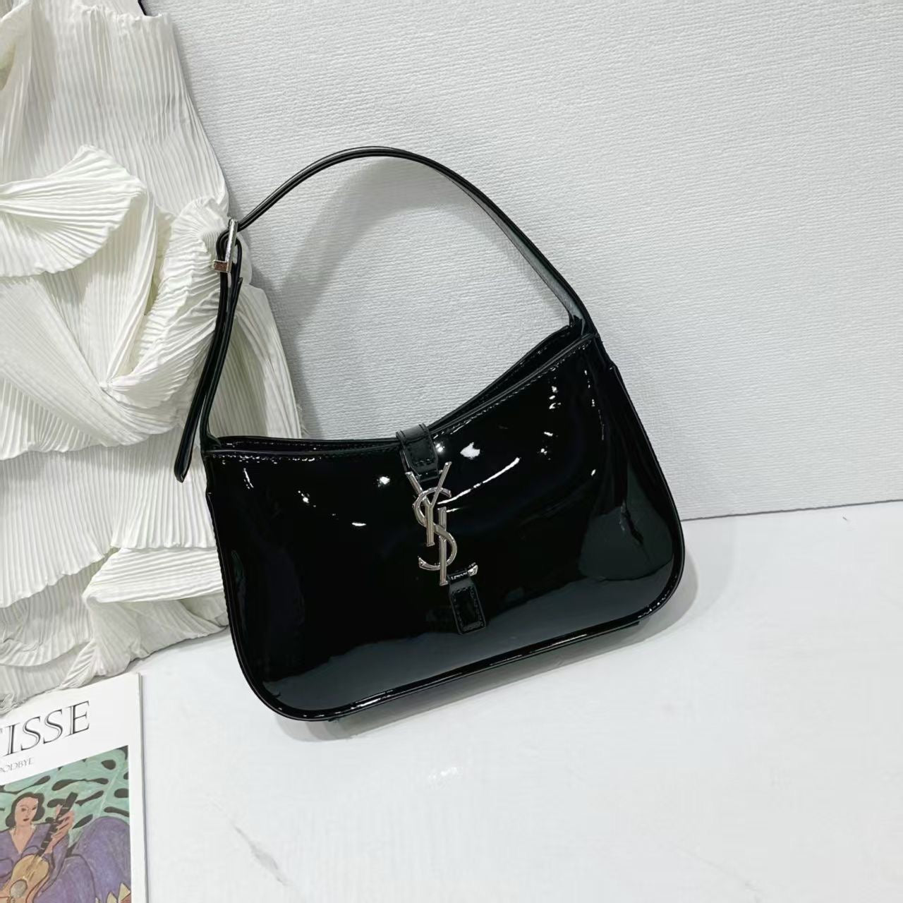 YSL Bag | Le 5 à 7 Black