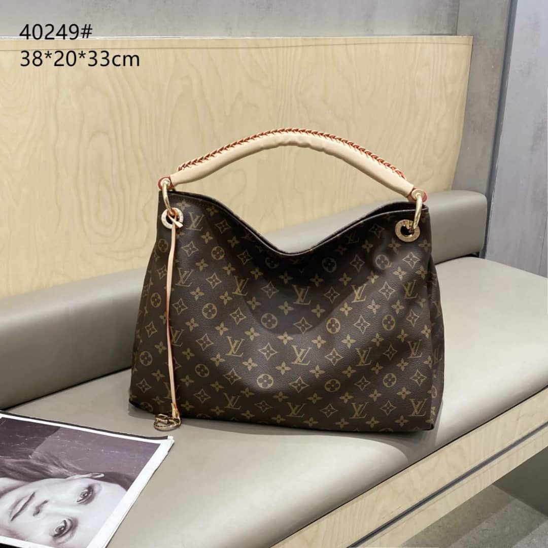 Louis Vuitton Bag | Artsy MM Monogram Canvas