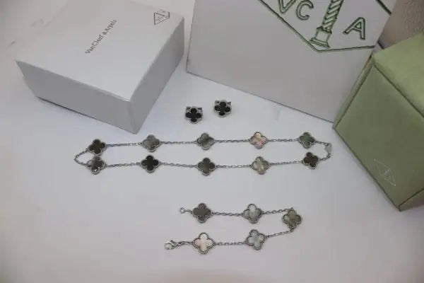 Van Cleef & Arpels Jewelry | Red Clover Diamond Necklace and Bracelet Set