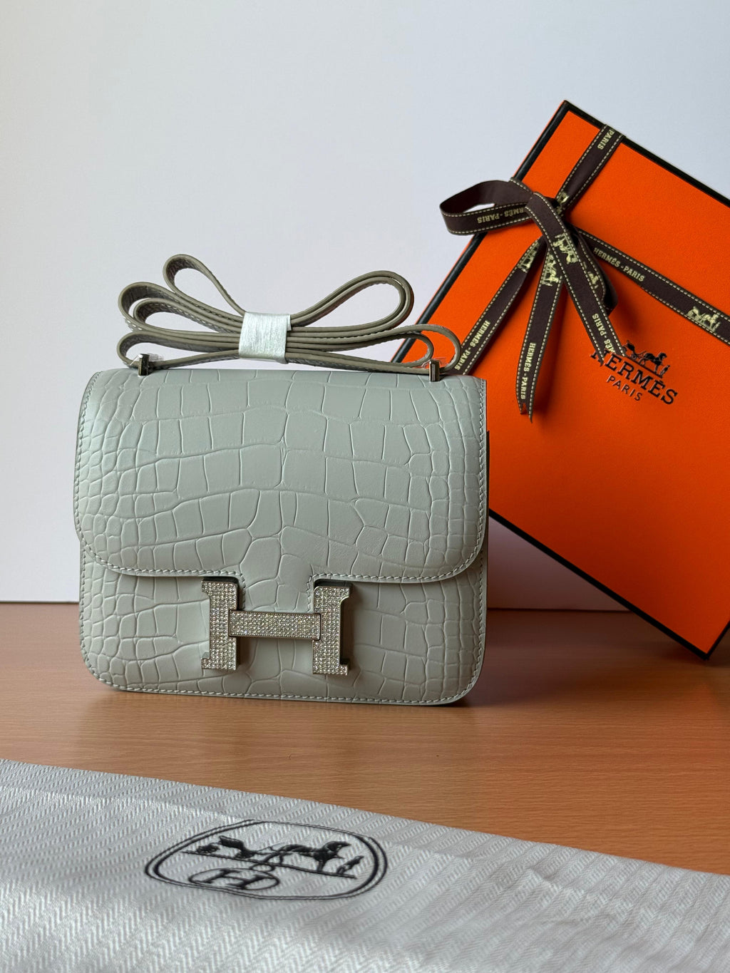 Hermès Bag | Constance 18 Gris Neve Matte
