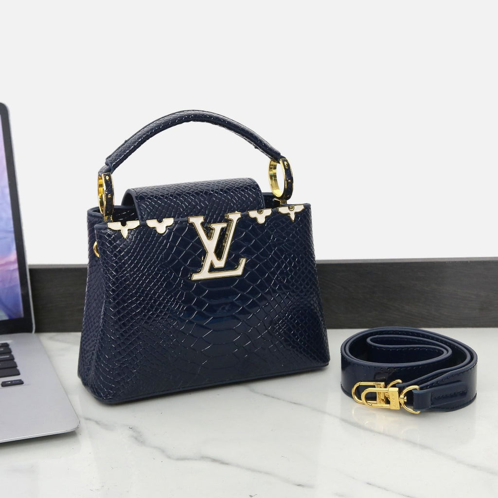 Louis Vuitton Bag | Ćapucines Taurillon Black