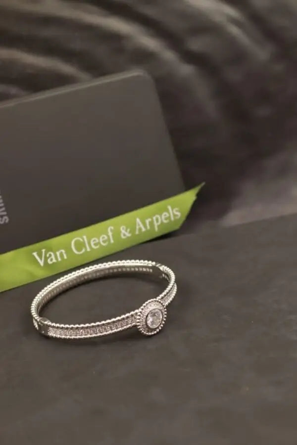 Van Cleef & Arpels Jewelry | Diamond Motif Bracelet and Ring Set