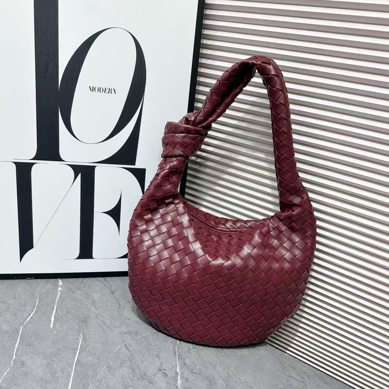 Bottega Veneta Bag | Medium Veneta Hobo Intrecciato