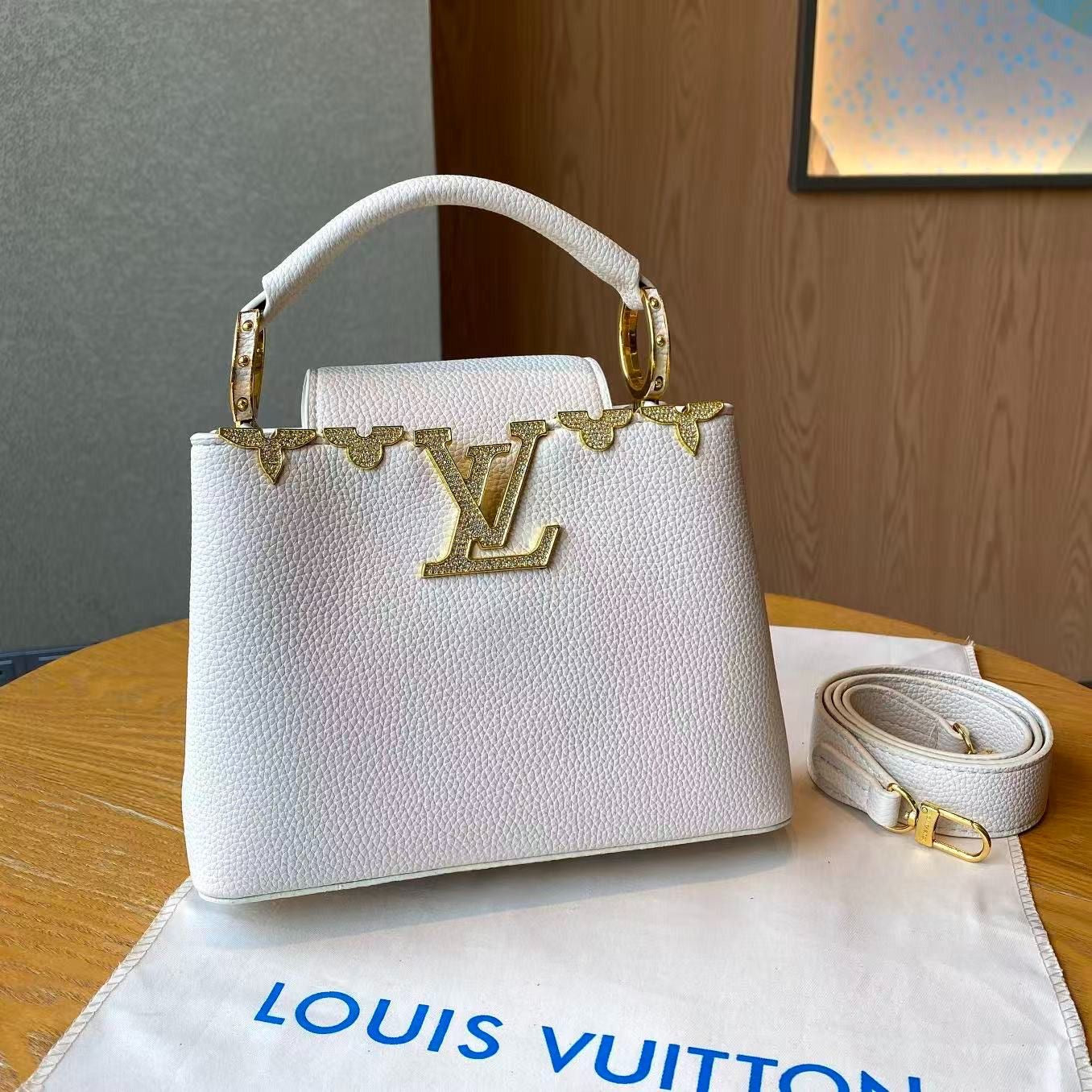 Louis Vuitton Bag | Ćapucines Taurillon Flower