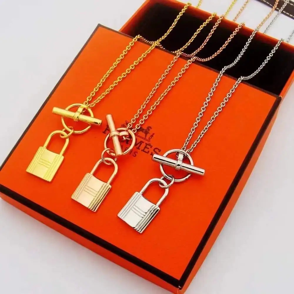 Hermès Jewelry | Amulettes Constance Pendant Necklace
