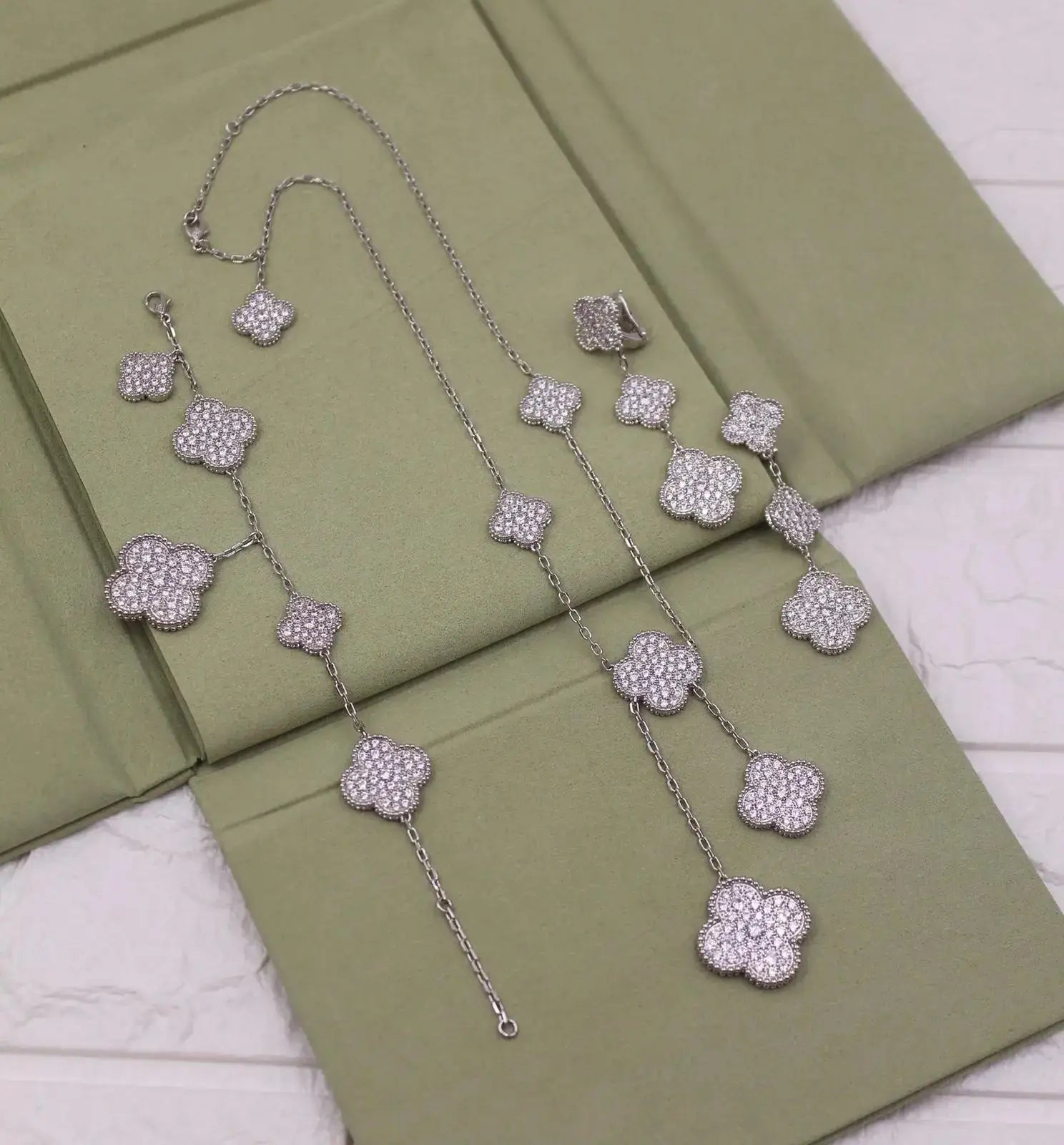 Van Cleef & Arpels Jewelry | Alhambra Jewelry Set Silver Crystals